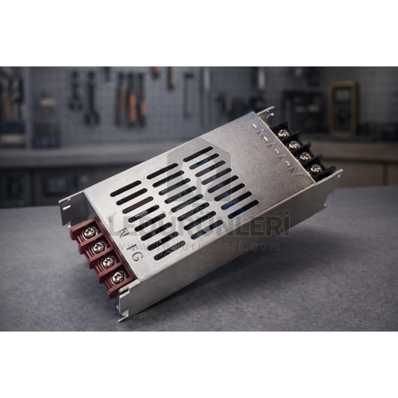 Powerlux 5V. 10A. 50W. İç Mekan Metal Kasa Led Trafosu Adaptör