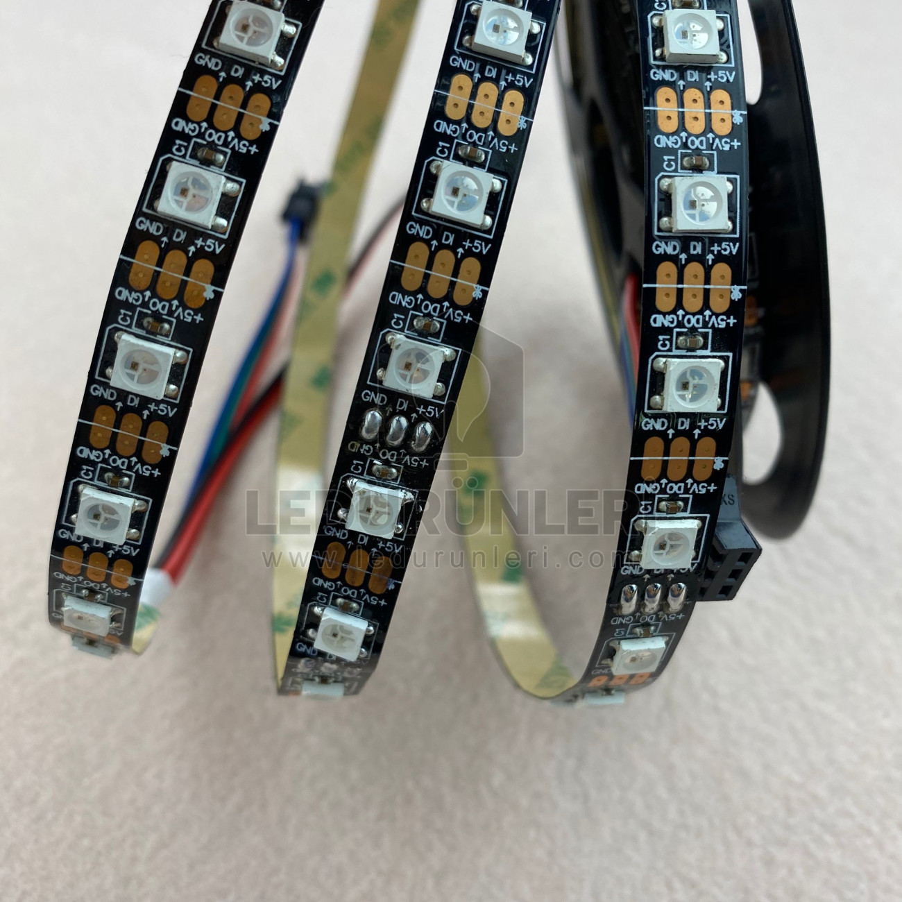 LEDLEN 5v WS2812b RGB Magic Pixel Şerit Led İç Mekan mt/60 Ledli (5 Metre)