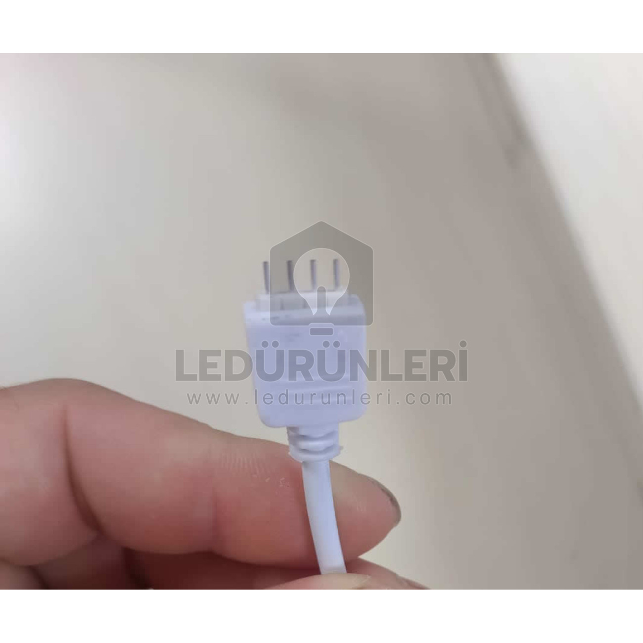 LEDLEN RGB Şerit Led Bağlantı Soketi 4 Pinli Kablolu (10 Adet)