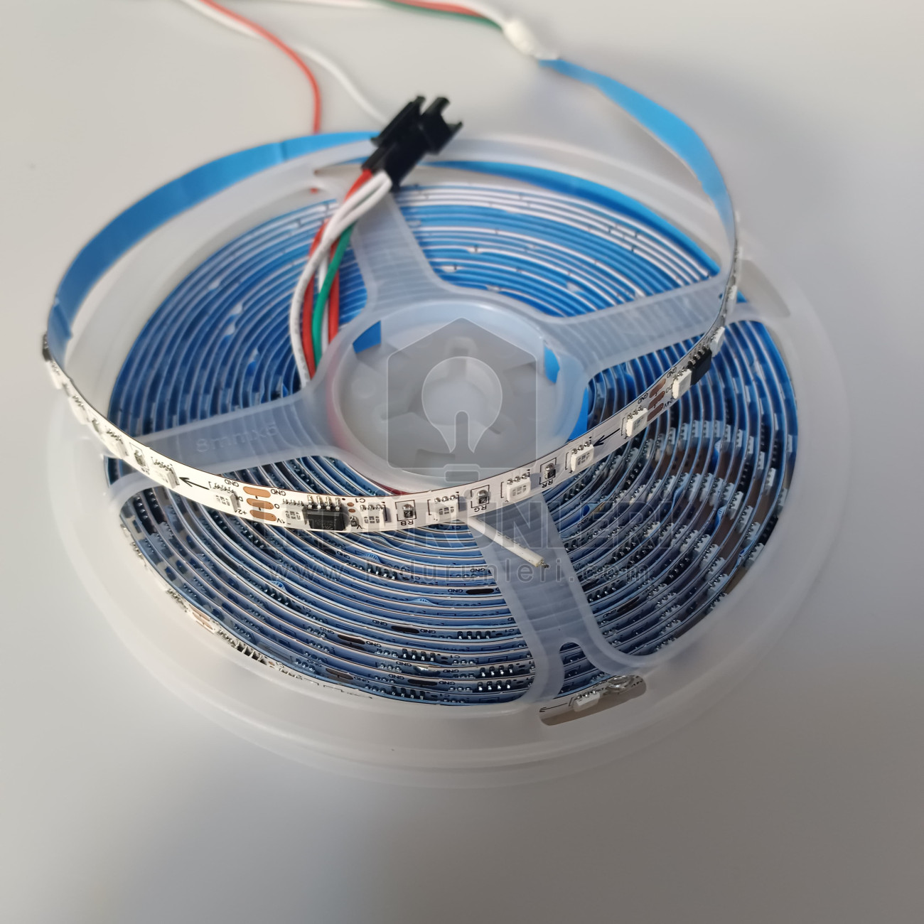 LightGo 24V RGB Adreslenebilir Pixel Şerit Led İç Mekan 1Metrede 96Led (5 Metre)