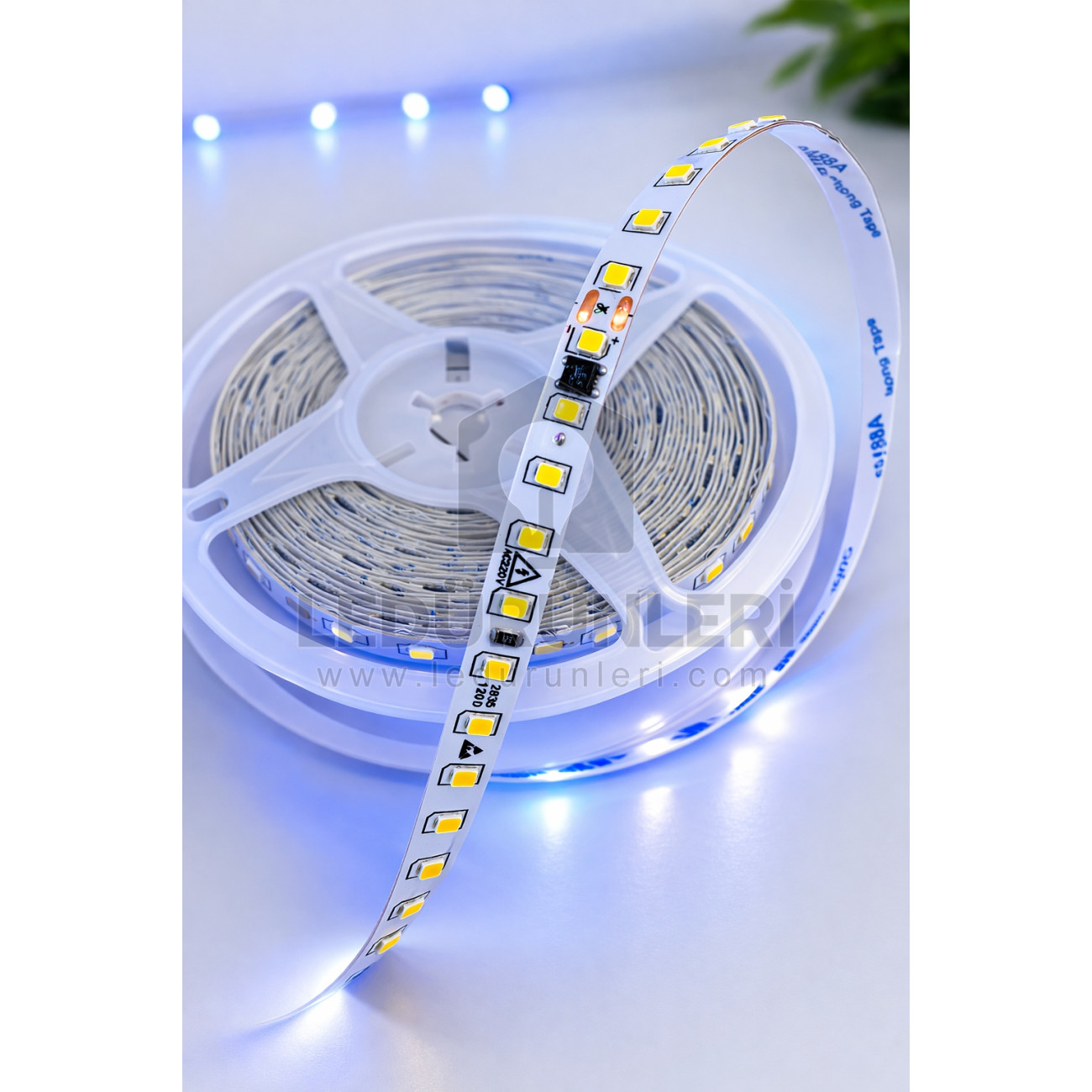 LEDLEN 220V Şerit LED IP20 İç Mekan | 120 LED/m Yüksek Işık – 10 Metre Rulo